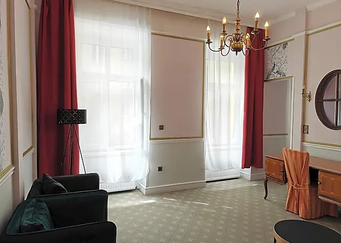 Viki Hotel 3*